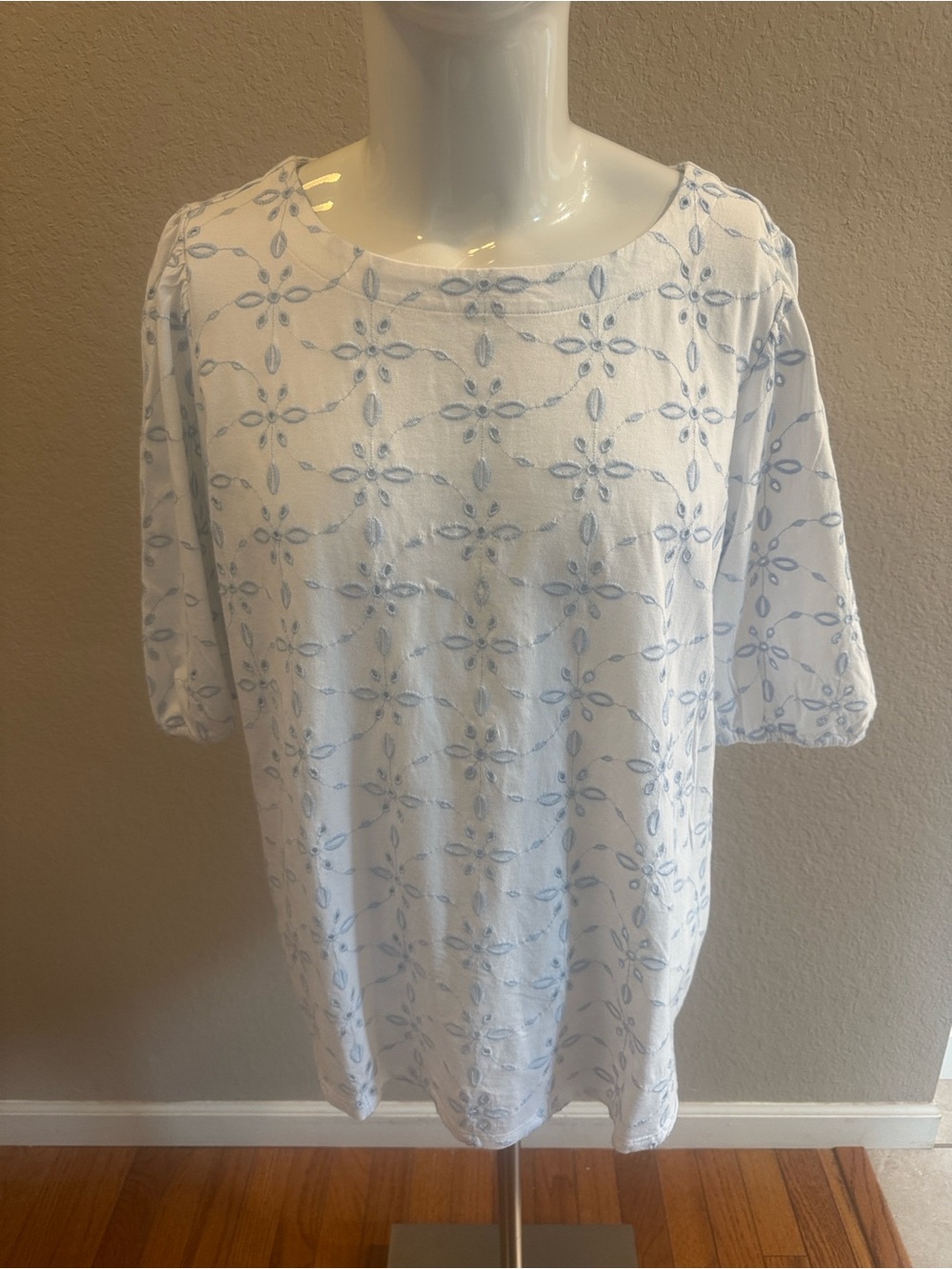 J.Jill Women’s White Embroidered Short-Sleeve Top size XL